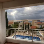 Athina Βίλα *
