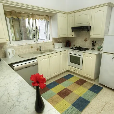 Villa Athina *