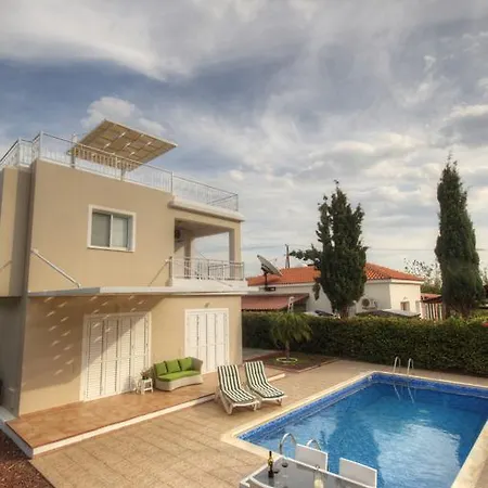 Athina 别墅 Paphos